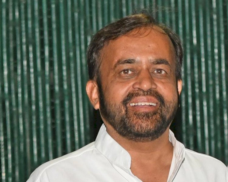 सीएम के सलाहकार संयम लोढ़ा ने जलशक्ति मंत्री गजेन्द्रसिंह शेखावत को बर्खास्त करने की मांग