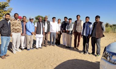 भुंगरा गैस त्रासदी के पीड़ितों को तीन लाख एक हजार का चेक क्षत्रिय कर्मचारी कल्याण समिति जालोर की ओर से सौंपा