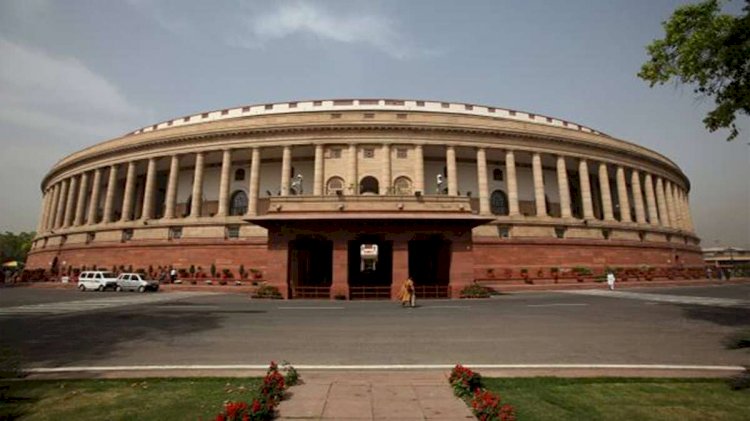 आम आदमी पार्टी को मिला राष्ट्रीय पार्टी का दर्जा।कोई पार्टी कैसे बनती है राष्ट्रीय पार्टी और इससे मिलने वाले फायदे? पढ़ें पूरी डिटेल
