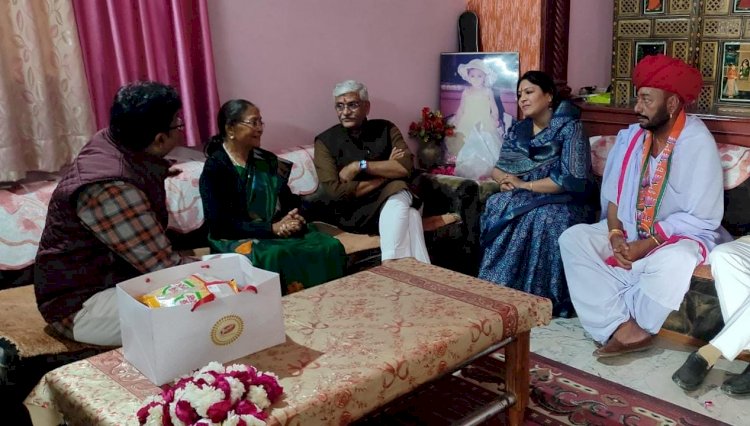 केन्द्रीय मंत्री शेखावत का कई जगह हुआ स्वागत, केसर विलास में पद्मश्री रघुवीरसिंह देवड़ा से मुलाकात की