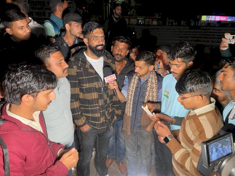 युवाओं ने भरी हुंकार, कैंडल मार्च निकालकर कहा राजस्थान मांगे मायड़ भाषा