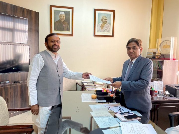 राजस्थान विधानसभा में भाजपा के राजेन्द्र राठौड़ पर निर्दलीय विधायक संयम लोढा ने विशेषाधिकार हनन प्रस्ताव पेश किया