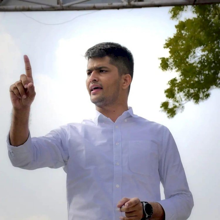 ट्रैफिक हवलदार ने यूनिवर्सिटी के अध्यक्ष को समझा दिए ट्रैफिक के नियम
