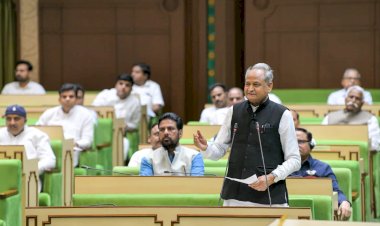 चुनावों से पहले फिर खेला, 15 दिन के अंदर हर परिवार को रोजगार की गारंटी, जानें विधेयक की खास बातें