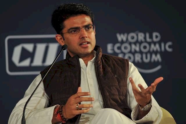 एक बाप ऐसा भी जो सचिन पायलट के समर्थन में नारेबाजी करने के लिए बेटे को देता है बीस हजार महीना