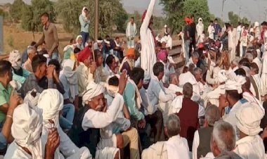 भरतपुर में हाइवे पर कब्जा, पथराव, पुलिस ने दागे आंसू गैस के गोले, इंटरनेट सेवाएं बंद