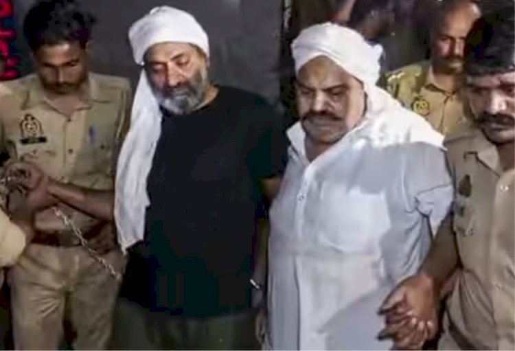 अतीक-अशरफ की हत्या के बाद छावनी बना यूपी, कई शहरों में इंटरनेट बंद, आज होगा पोस्टमार्टम