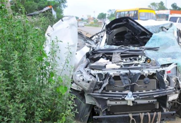 कार और ट्रक की जोरदार भिड़ंत 4 श्रद्धालुओं की मौत, कैलादेवी के दर्शन को जा रहे थे