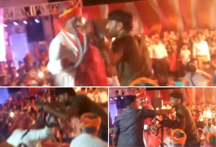 कैबिनेट मंत्री सालेह मोहम्मद के गले में सांप डालने की गुस्ताखी, लोगों के भी उड़ गए होश
