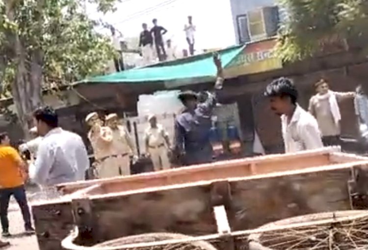 सचिन पायलट पहुंचे चाकसू के कोटखावदा, विधायक सोलंकी को देख ग्रामीणों ने फेंके पत्थर
