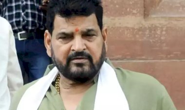 अदालत में पेश हो भाजपा सांसद बृजभूषण शरण सिंह