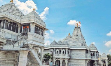 राजस्थान के इस मंदिर में भूलकर भी मत चले जाना हाफ पेंट और मिनी स्कर्ट में, नहीं तो...