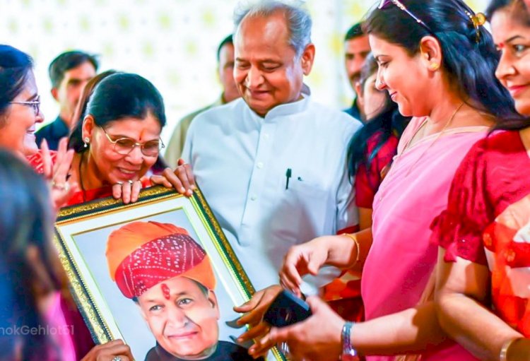 पायलट के बाद सीएम गहलोत पहुंच रहे बाड़मेर, कल देंगे कई सौगात