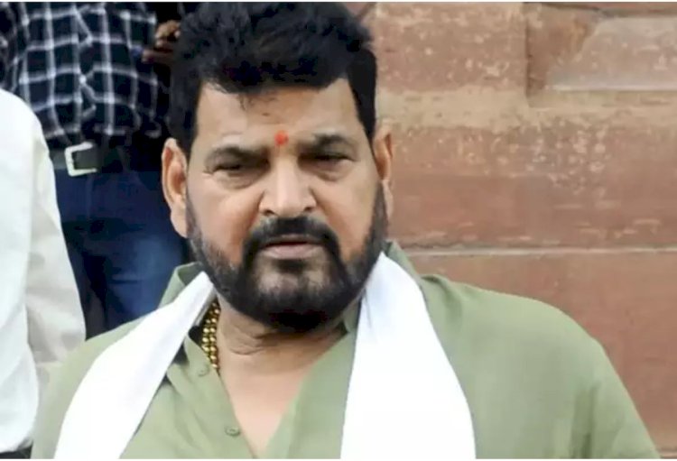 अदालत में पेश हो भाजपा सांसद बृजभूषण शरण सिंह