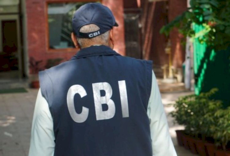घर पर ताला जड़ आमिर खान हुआ लापता, सीबीआई ने मकान किया सील