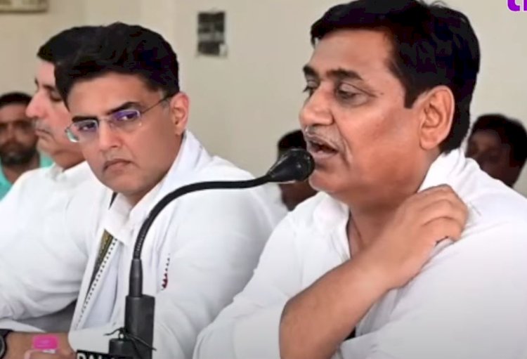चुनावों से पहले गहलोत खेमे के नेताओं संग मिलाई ताल, दिया जीत का मंत्र 
