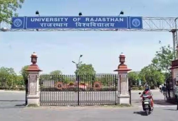 राजस्थान यूनिवर्सिटी में कुलपति के विरोध में उतरे छात्र, कैंपस में लगाए लापता के पोस्टर