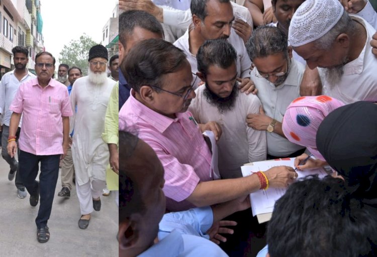 जान गंवाने वाले असगर के परिवार को 5 लाख का चेक, मंत्री महेश जोशी खुद पहुंचे घर