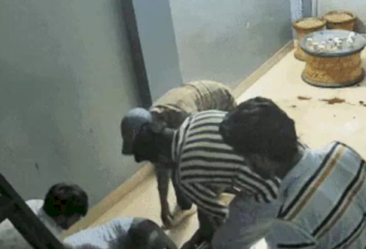 बीकानेर में सनसनीखेज वारदात- गर्दन और सीने में चाकू से वार कर मार डाला 