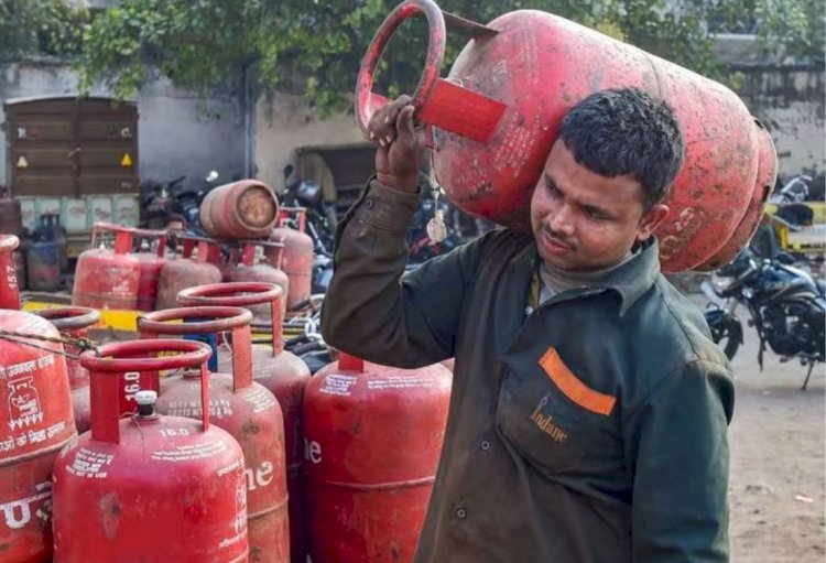 घरेलू गैस सिलेंडर 200 रुपए सस्ता, अब बारी राज्य सरकार की