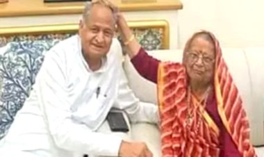 BJP ने काटा सूर्यकांता व्यास का टिकट तो सीएम अशोक गहलोत पहुंच गए उनके घर, क्या कांग्रेस में हो रही शामिल?
