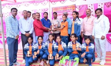 म्हारी छोरियां छोरों से कम हे के..., झाक गांव की बेटियां बढ़ रहीं आगे
