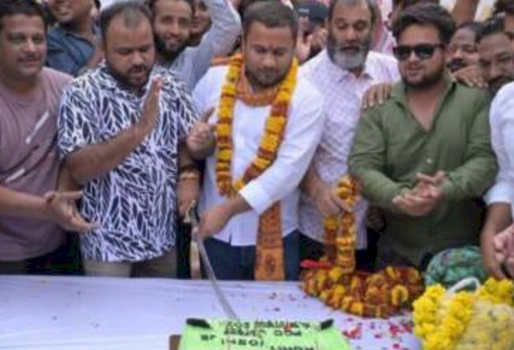 कैबिनेट मंत्री महेश जोशी के बेटे ने अस्पताल में डीजे की धुनों पर तलवार से काटा केक, फिर नया विवाद