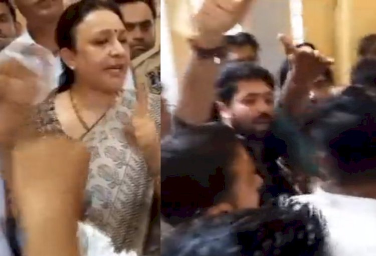 आपस में उलझे कांग्रेस कार्यकर्ता, पर्यवेक्षक आराधना मिश्रा के सामने मारपीट