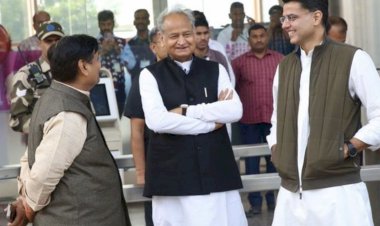 एक साथ खिल-खिलाते दिखे सीएम गहलोत और सचिन पायलट, राहुल बोले- हम साथ-साथ हैं
