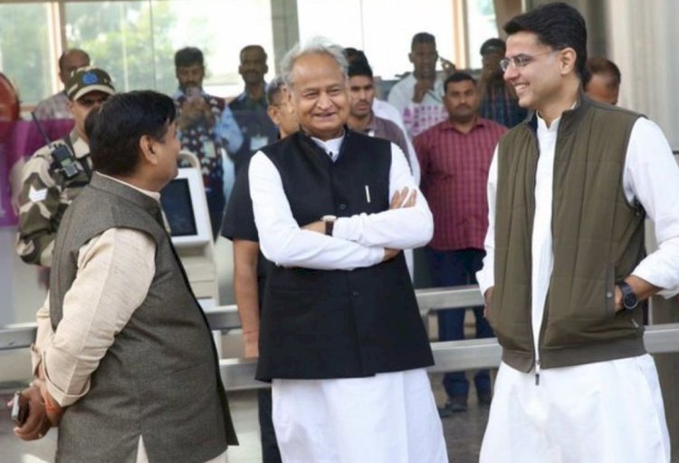 एक साथ खिल-खिलाते दिखे सीएम गहलोत और सचिन पायलट, राहुल बोले- हम साथ-साथ हैं