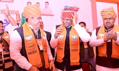 आखिर सीपी जोशी ने पहन लिया साफा और माला