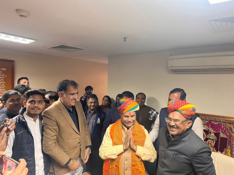 जोगेश्वर गर्ग ने मुख्य सचेतक का पदभार ग्रहण किया, जालोर—सिरोही के नेताओं ने दी बधाई