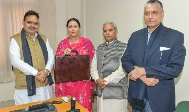 मुख्यमंत्री भजनलाल शर्मा ने कहा कि जनता जनार्दन की आशाओं और आकांक्षाओं को ध्यान में रखकर हमारी सरकार ने बजट 2024-25 (लेखानुदान) प्रस्तुत किया है