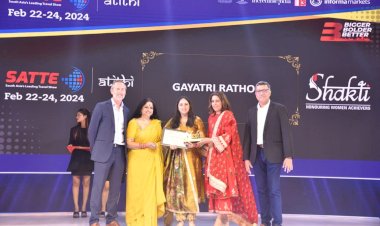 प्रमुख शासन सचिव श्रीमती राठौड़ की प्रतिनिधि के रूप में पर्यटन विभाग कि उपनिदेशक डॉ. दीपाली ने ग्रहण किया अवार्ड
