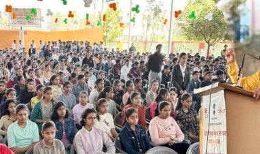 युवाओं को एक, श्रेष्‍ठ और अखण्‍ड भारत का संकल्‍प दिलाया, भारतीय संस्‍कृति पर गर्व करें युवा
