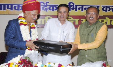 विधानसभा के उप सचिव  मदन गोपाल पारीक सेवानिवृत