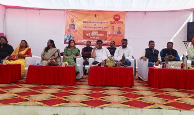 वन एवं पर्यावरण मंत्री ने की कालीबाई भील मेधावी एवं देवनारायण छात्रा स्कूटी योजना के तहत 294 छात्राओं को स्कूटी वितरित— स्कूटी की चाबी मिलने पर बेटियों के खिले चेहरे