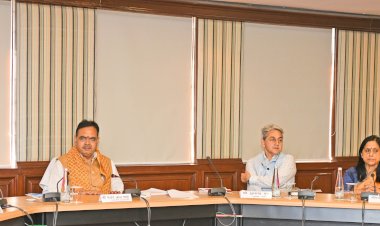 100 दिवसीय कार्ययोजना के तय लक्ष्यों को शीघ्र करें पूरा— आईटी एक्सपर्ट्स की सेवाएं लेकर साइबर क्राइम को करें नियंत्रित