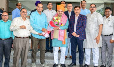 मुख्यमंत्री  भजनलाल शर्मा का शुक्रवार को राजस्थान पेट्रोलियम डीलर्स एसोसिएशन के पदाधिकारियों ने ओटीएस स्थित मुख्यमंत्री निवास पर मुलाकात कर आभार जताया