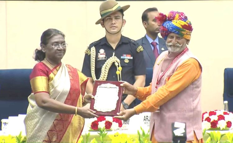 राष्ट्रपति श्रीमती द्रोपदी मुर्मु ने 94 कलाकारों को वर्ष 2022-23 के लिए किया सम्मानित, राजस्थान के 4 प्रख्यात कलाकार भी संगीत नाटक अकादमी पुरस्कार से सम्मानित