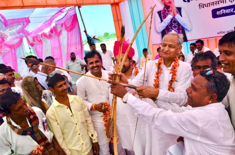 कांग्रेस को मिल रहे जनसमर्थन से भाजपा परेशान, ईडी, इनकम टैक्स को बना रही हथियार: अशोक गहलोत 