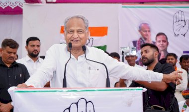अशोक गहलोत ने रानीवाड़ा और भीनमाल में कार्यकर्ता सम्मेलन को किया संबोधित