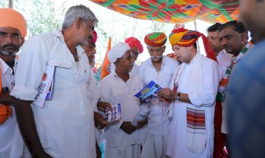 कांग्रेस प्रत्याशी वैभव ने जालोर विधानसभा क्षेत्र के गांवों में किया जनसंवाद