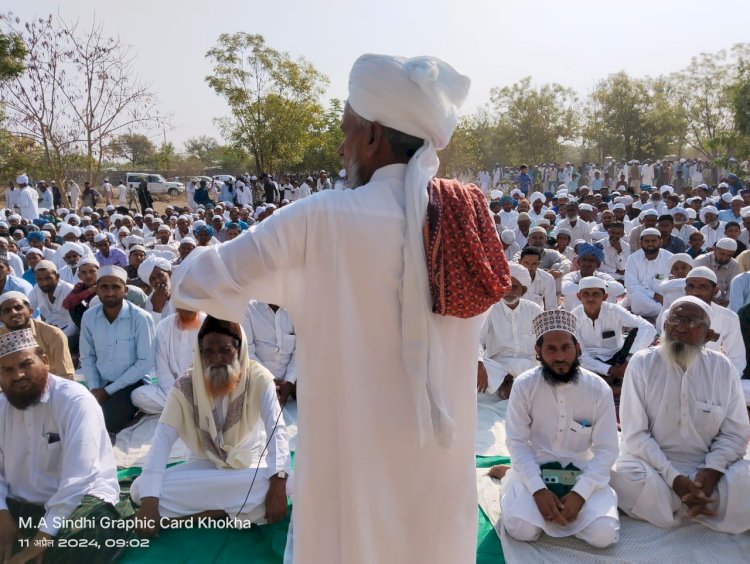 ईदुल फितर उत्साह पूर्वक मनाई गई, और नमाज अदा कर गले मिले, दी मुबारकबाद