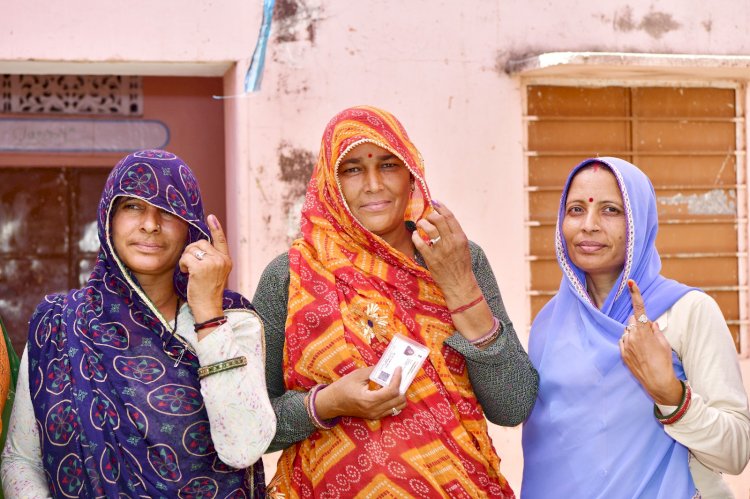 प्रदेश के 12 लोकसभा निर्वाचन क्षेत्रों में हुआ शांतिपूर्ण सफल और व्यवस्थित मतदान नव विवाहितों, महिलाओं, युवाओं बुजुर्गों, और दिव्यांगों ने उत्साह के साथ मतदान कर निभाई लोकतंत्र के उत्सव में भागीदारी लगभग 58 प्रतिशत मतदाताओं ने किया मतदान इन क्षेत्रों में वर्ष 2019 में 63.71 प्रतिशत मतदाताओं ने किया था मतदान