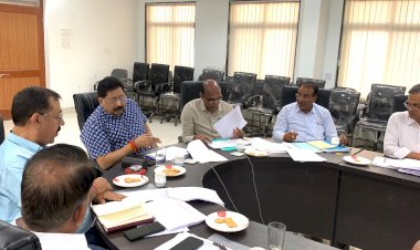 खनन अधिकारियों को राजस्व वसूली पर विशेष ध्यान देने के निर्देश, मासिक लक्ष्यानुसार राजस्व संग्रहण