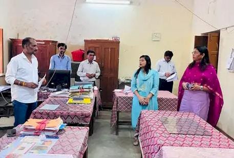 जालोर कलेक्टर कार्यालय का औचक निरिक्षण में चार अधिकारी व 10 कर्मचारी गैर हाजिर