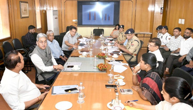 सड़कों पर निर्बाध व सुचारू ट्रैफिक संचालन के लिए विशेष अभियान चलाएं