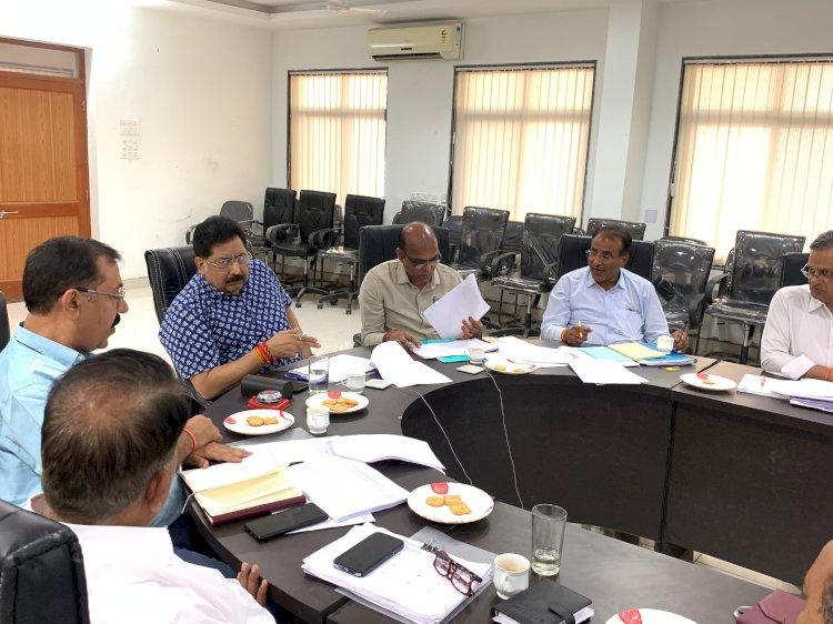 खनन अधिकारियों को राजस्व वसूली पर विशेष ध्यान देने के निर्देश, मासिक लक्ष्यानुसार राजस्व संग्रहण