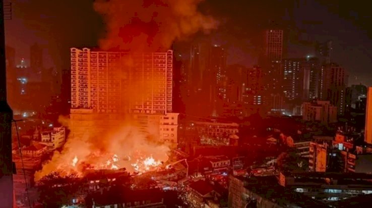 कंप्यूटर फैक्ट्री में लगी आग, लाखों का सामान जलकर  नष्ट